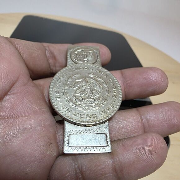Vintage 1960 Un Peso Tepalcate Taxco Mexico 10% Silver Coin Money Clip - Picture 2 of 9